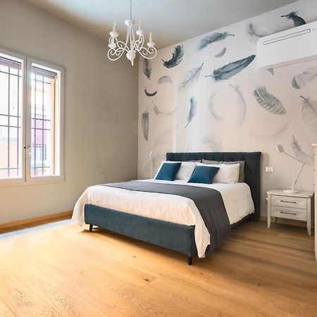 Central And Comfy Apartment Free Netflix And Disney Plus Boloňa Exteriér fotografie